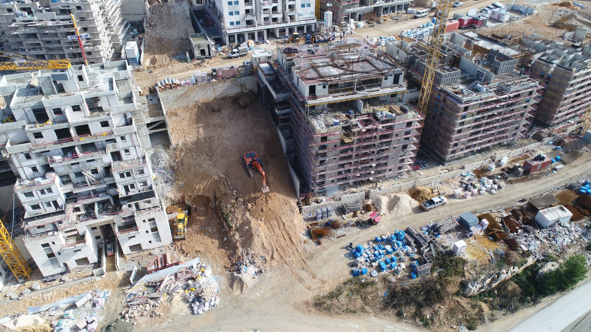 מורדות גילה, ירושלים — בניית 5 שצ״פים וגני משחקים — 5