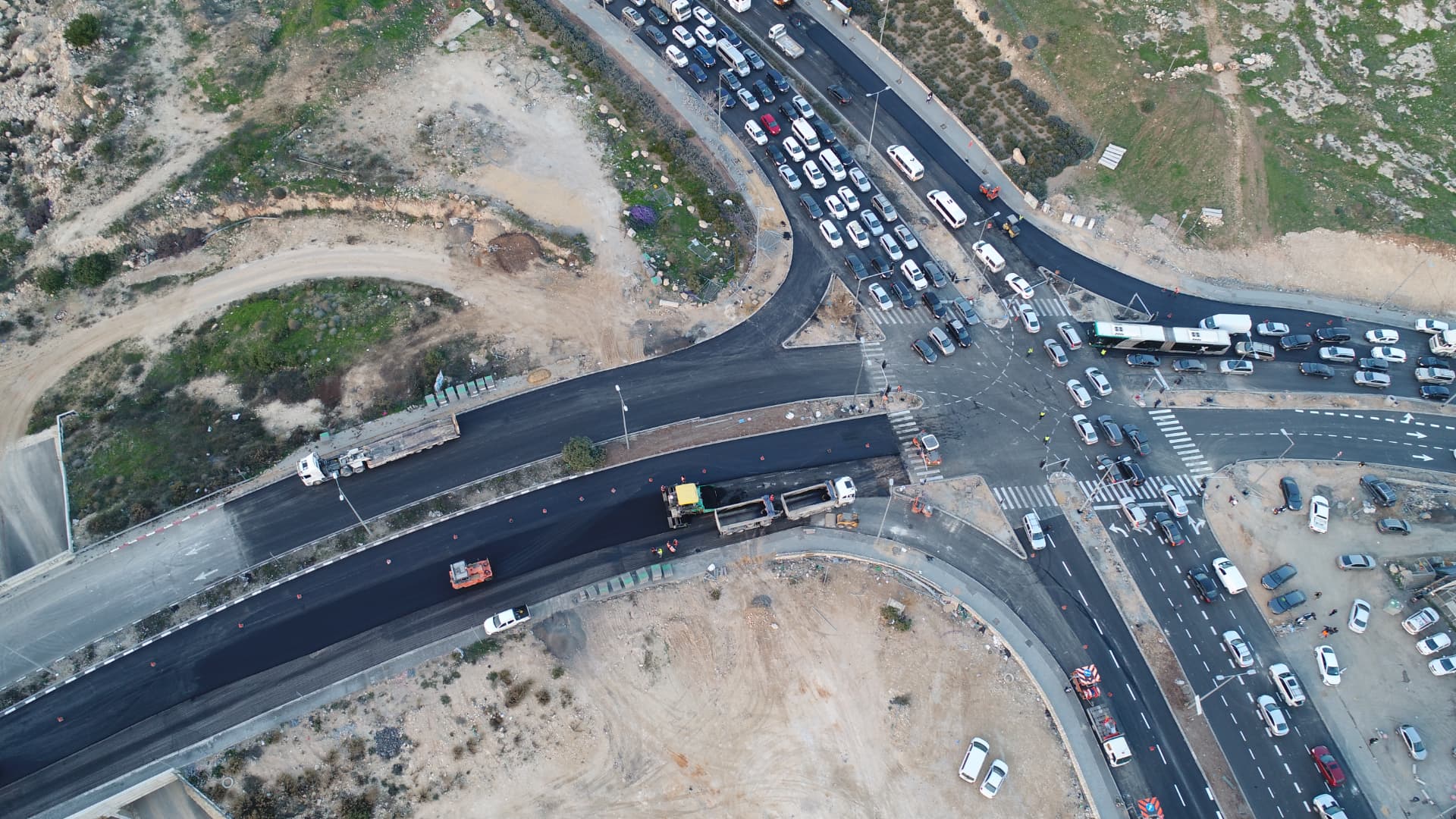 הר חומה, ירושלים — הפיכת מעגלי תנועה בכניסה לשכונה לצמתים מרומזרים — 2